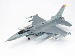 田宫 61098 1/48 洛克希德 马丁 F-16CJ [批次50] 战隼战斗机