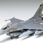 田宫 60701 1/72 F-16 战隼式战斗机
