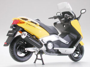 田宫 24256 1/24 雅马哈 TMAX 带骑手 - 图片 2