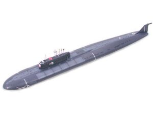 田宫 31906 1/700 俄罗斯 核动力巡弋飞弹潜舰 库尔斯克号 (奥斯卡II级)