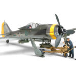 田宫 61104 1/48 福克-沃尔夫 Fw190百舌鸟战斗机 F-8/9型 带炸弹装载套件