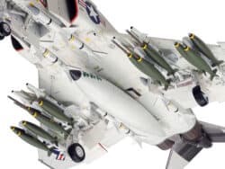 田宫 60308 1/32 麦克唐纳 F-4J 鬼怪II战斗机 海军版 - 图片 5