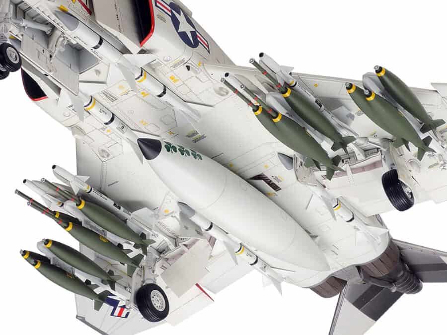 田宫 60308 1/32 麦克唐纳 F-4J 鬼怪II战斗机 海军版 - 图片 5