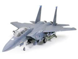 田宫 60312 1/32 F-15E 攻击鹰式战斗轰炸机 “地堡克星”