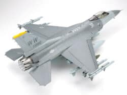 田宫 60315 1/32 洛克希德马丁 F-16CJ [50批次] 战隼战斗机 - 图片 3