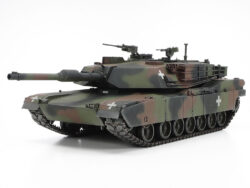 田宫 25216 1/35 M1A1 艾布拉姆斯主战坦克 "乌克兰军"